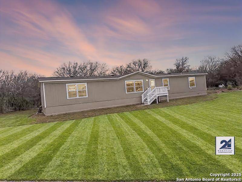 Devine, TX 78016,585 CR 6753