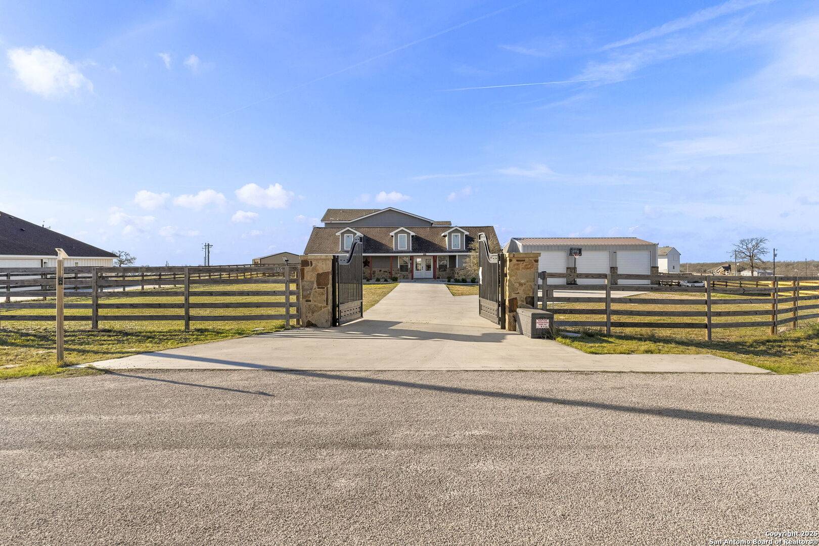 La Vernia, TX 78121-5110,205 Country View Ln.