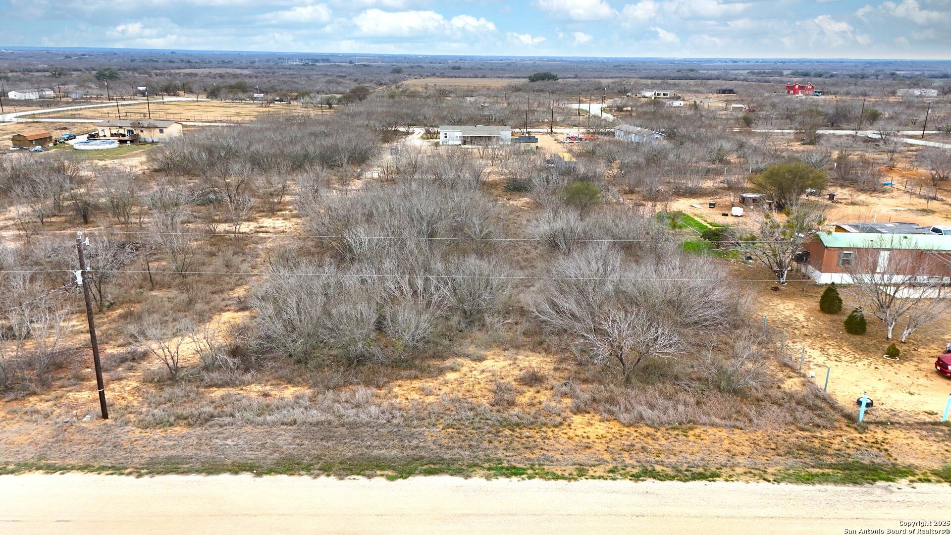 Devine, TX 78016,116 County Road 2666