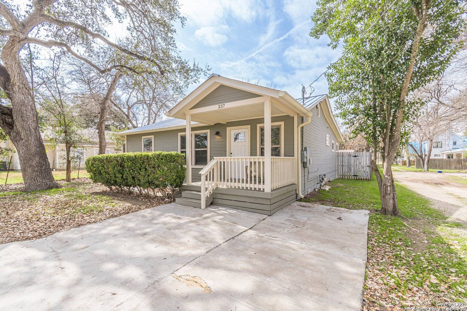 New Braunfels, TX 78130,337 Central