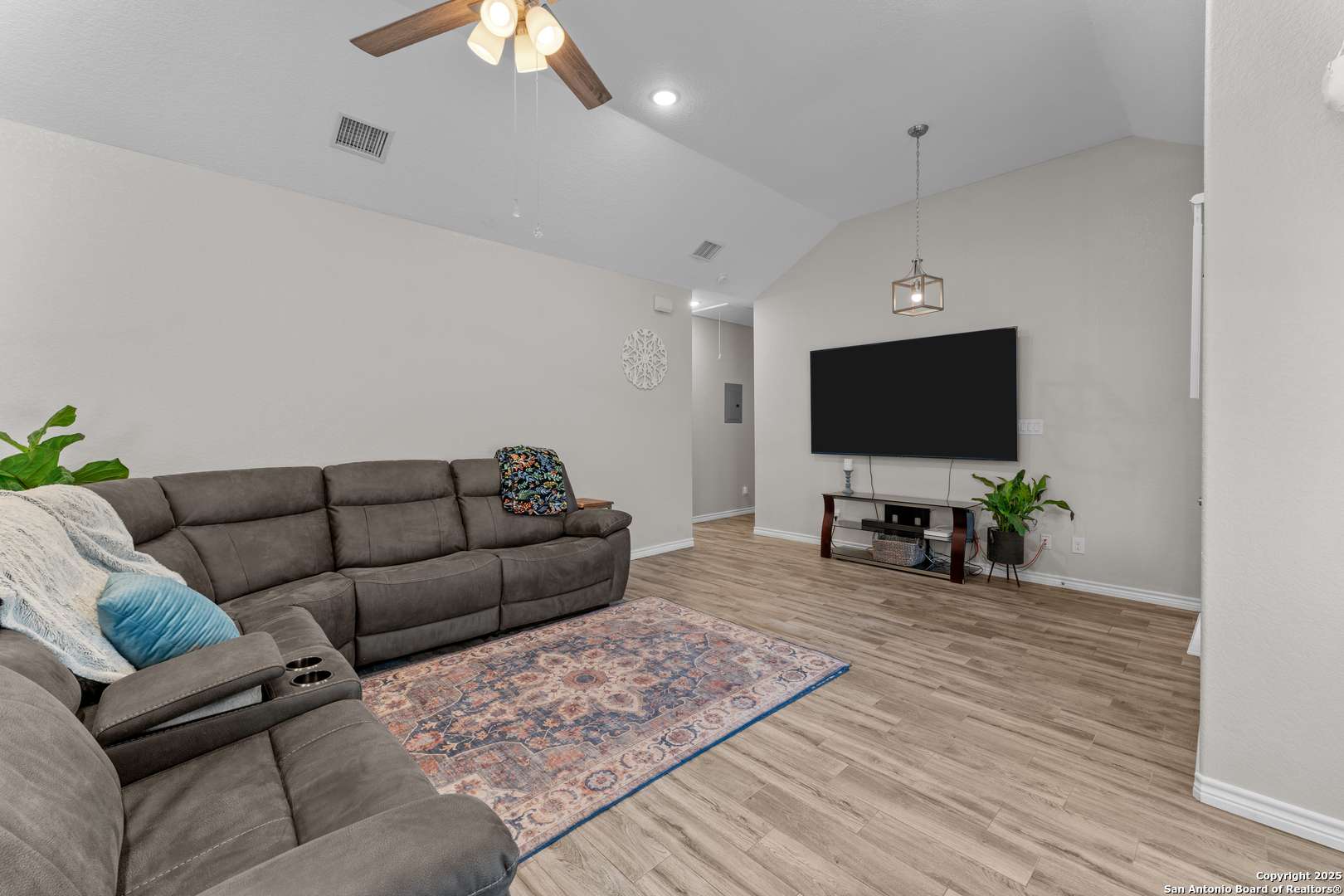 Adkins, TX 78101,281 Wood Valley