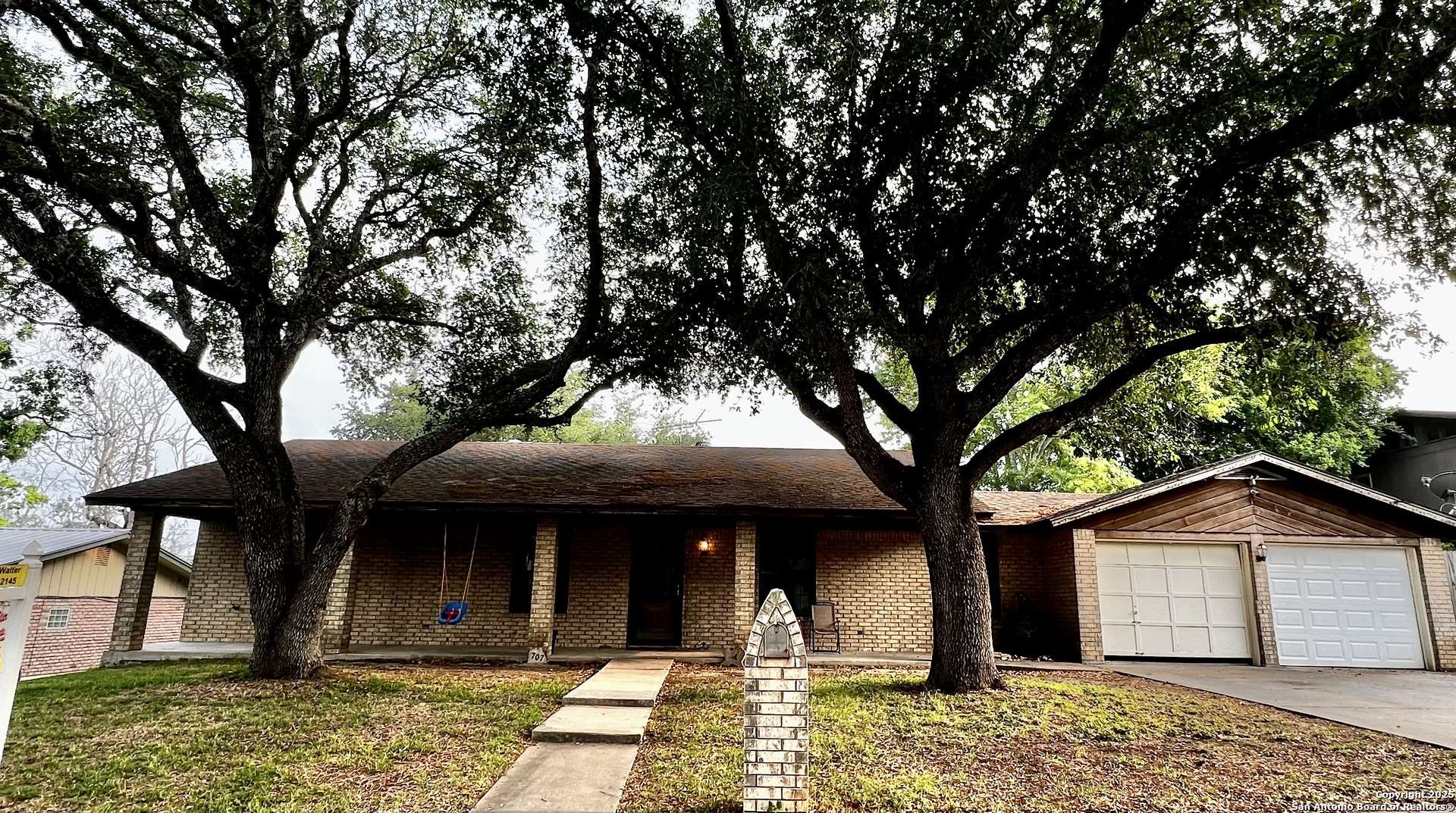 Kenedy, TX 78119,707 Loma Vista