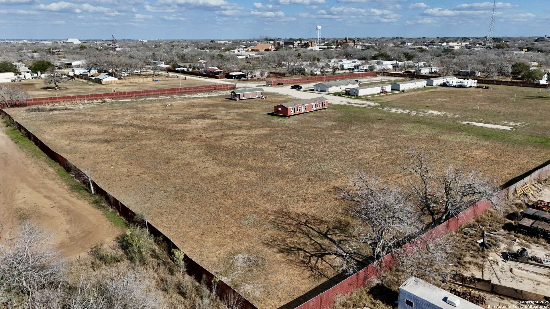 Jourdanton, TX 78026,416 Mulberry St