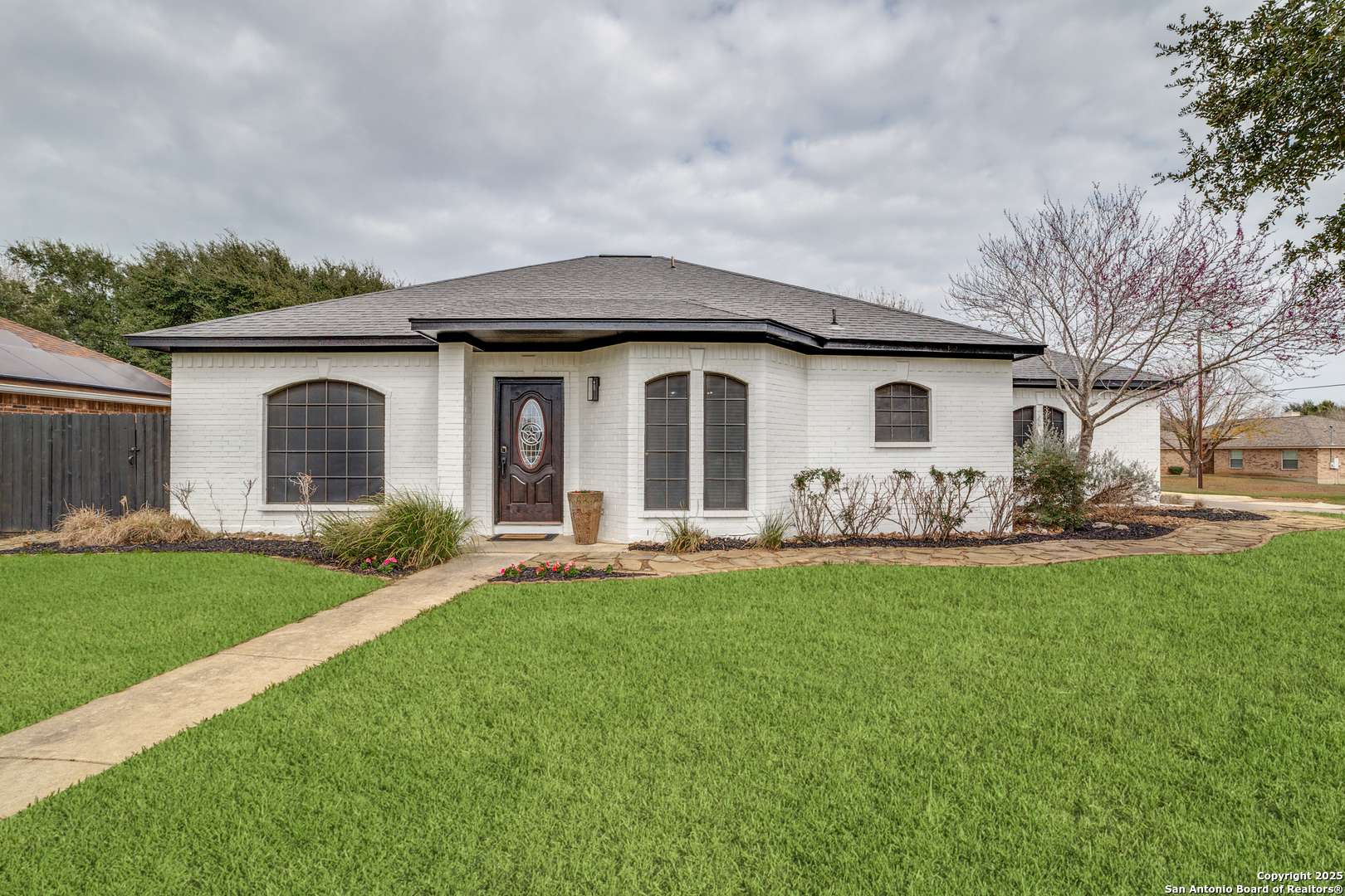 Floresville, TX 78114,101 Windcrest