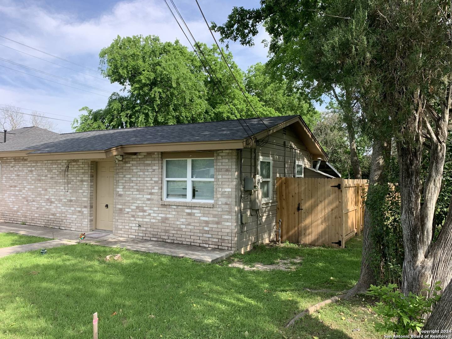 Universal City, TX 78148,306 W wright blvd