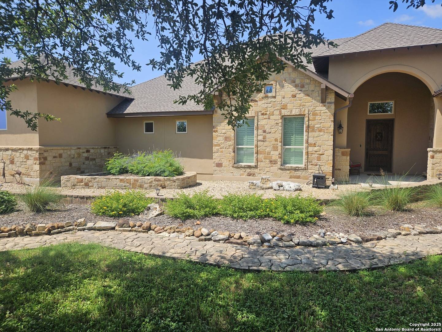 New Braunfels, TX 78132,115 Laurel Wood