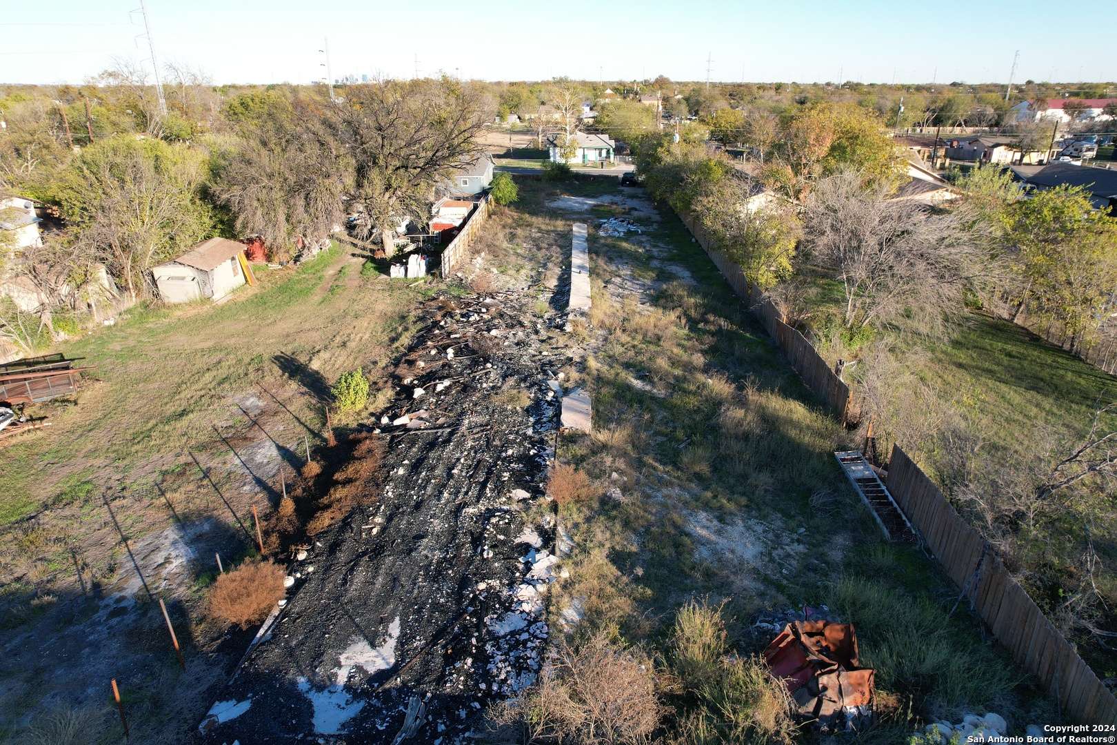 San Antonio, TX 78237-3379,915SW 36TH ST