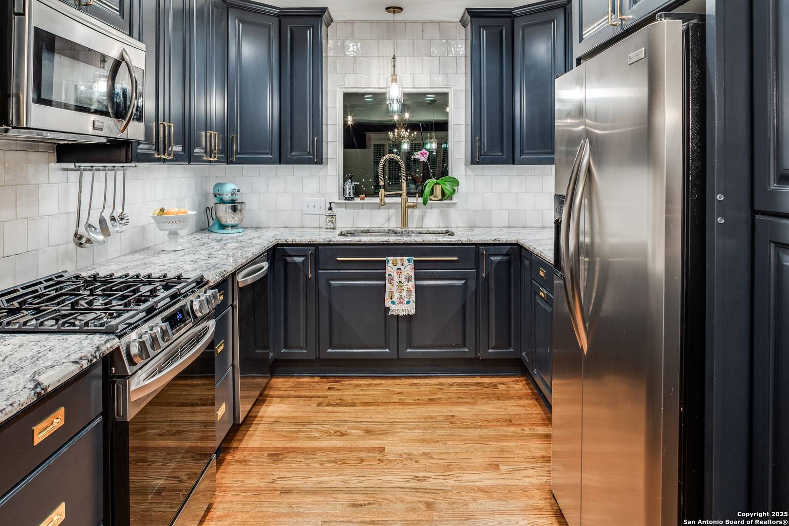 Castle Hills, TX 78213,304 Manton Ln