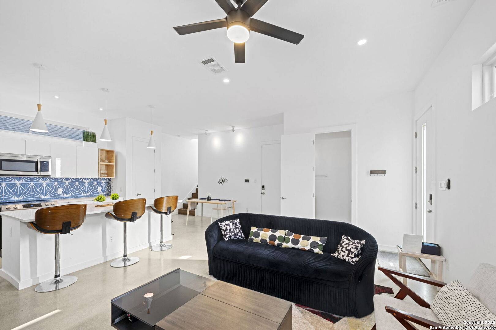 San Antonio, TX 78202,1138 Gibbs 201