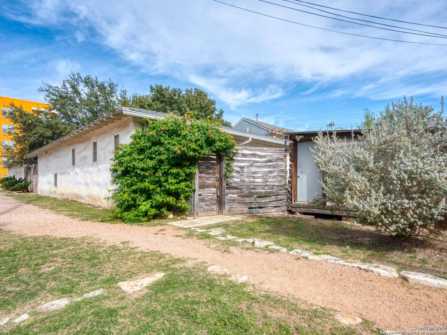 San Antonio, TX 78204,418 Clay #301