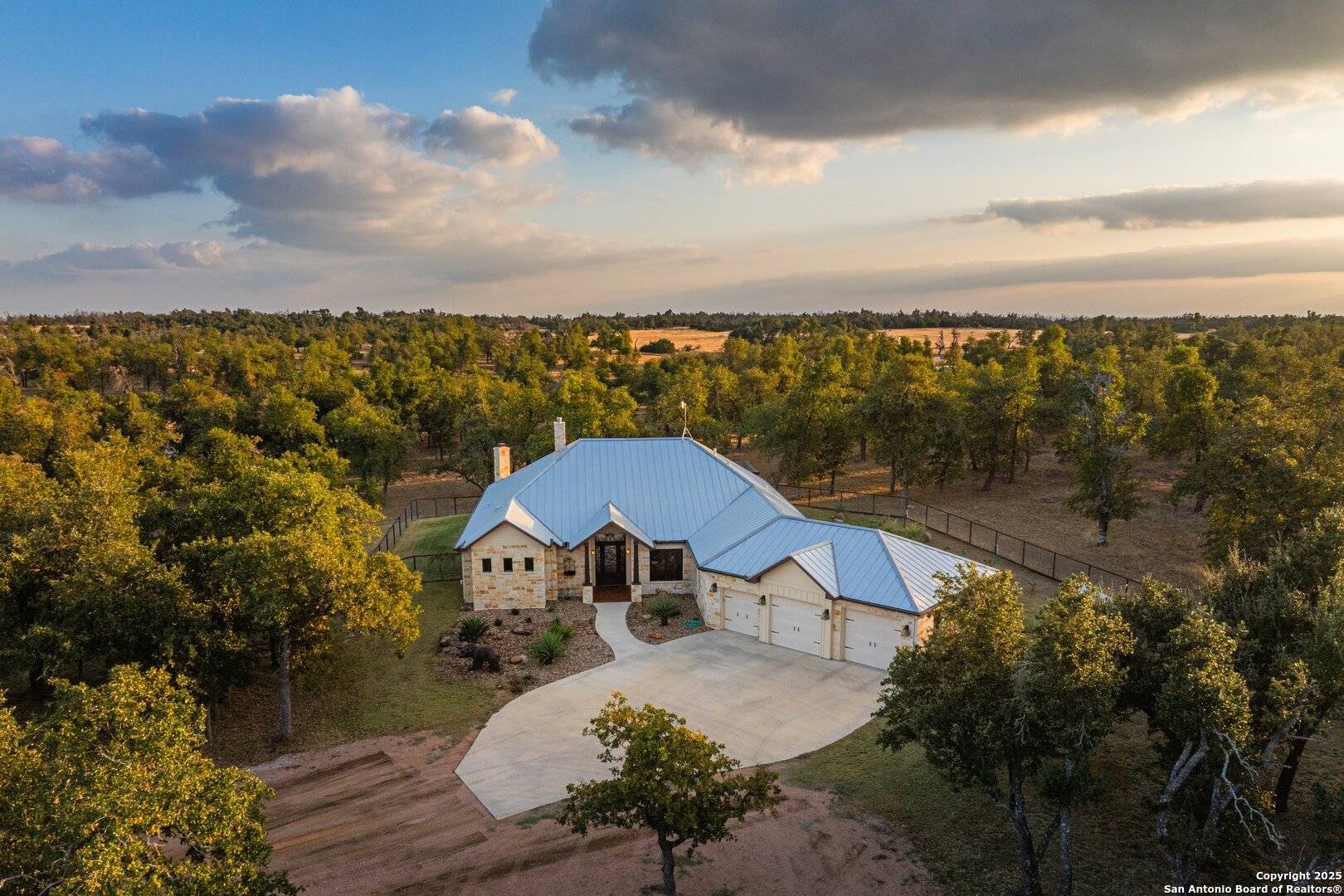 Fredericksburg, TX 78624,1554 Vintage Oaks Dr