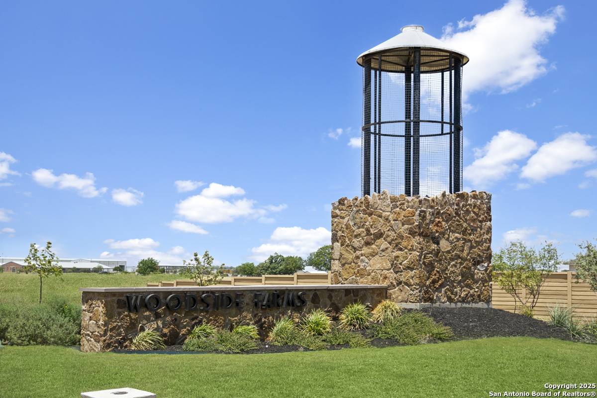 Seguin, TX 78155,445 HORIZON PLACE