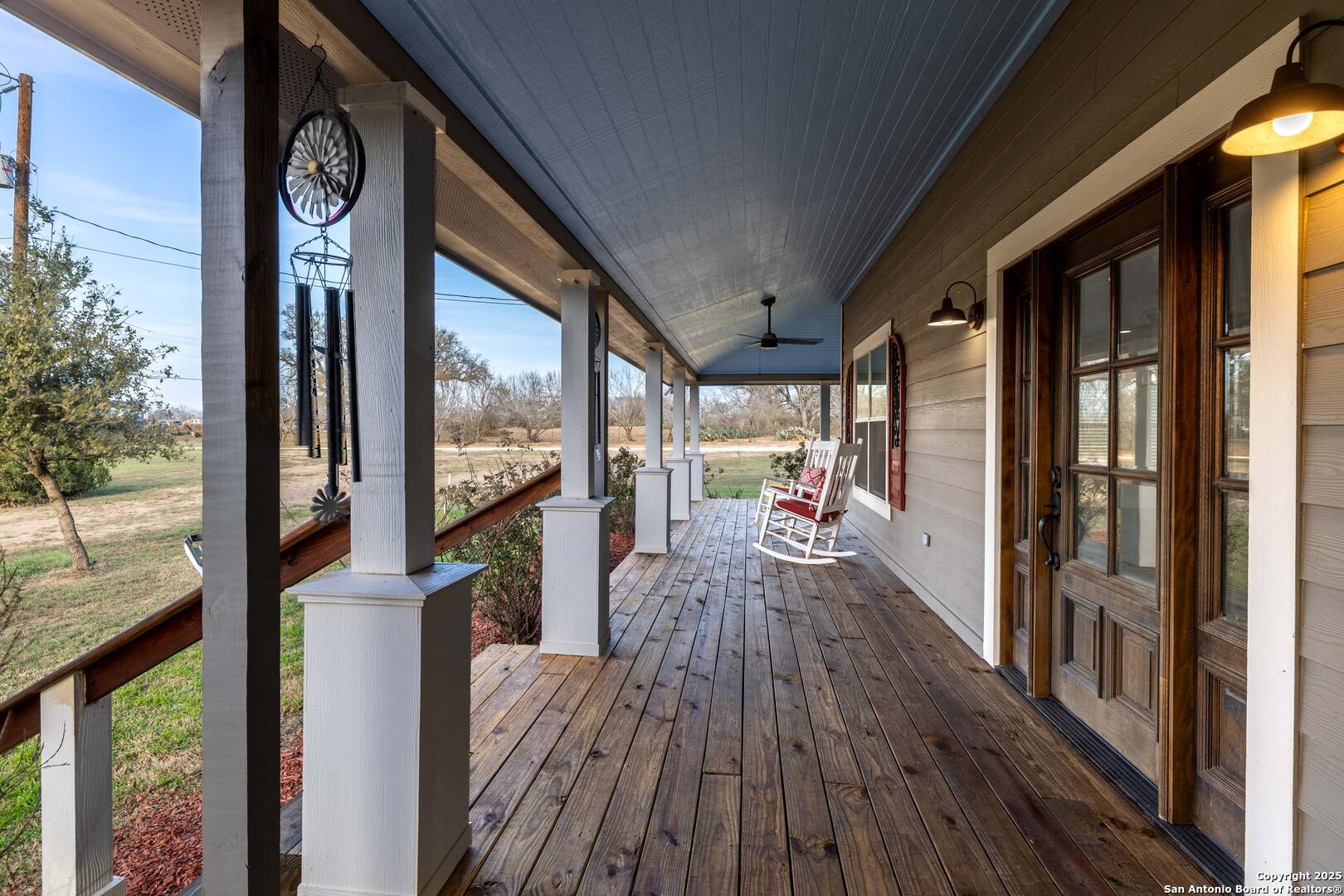 Devine, TX 78016,917 County Road 664