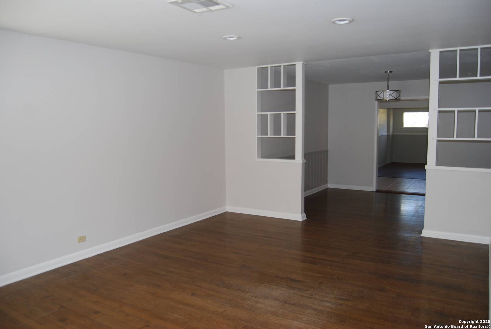San Antonio, TX 78209-6044,917 IVY LN