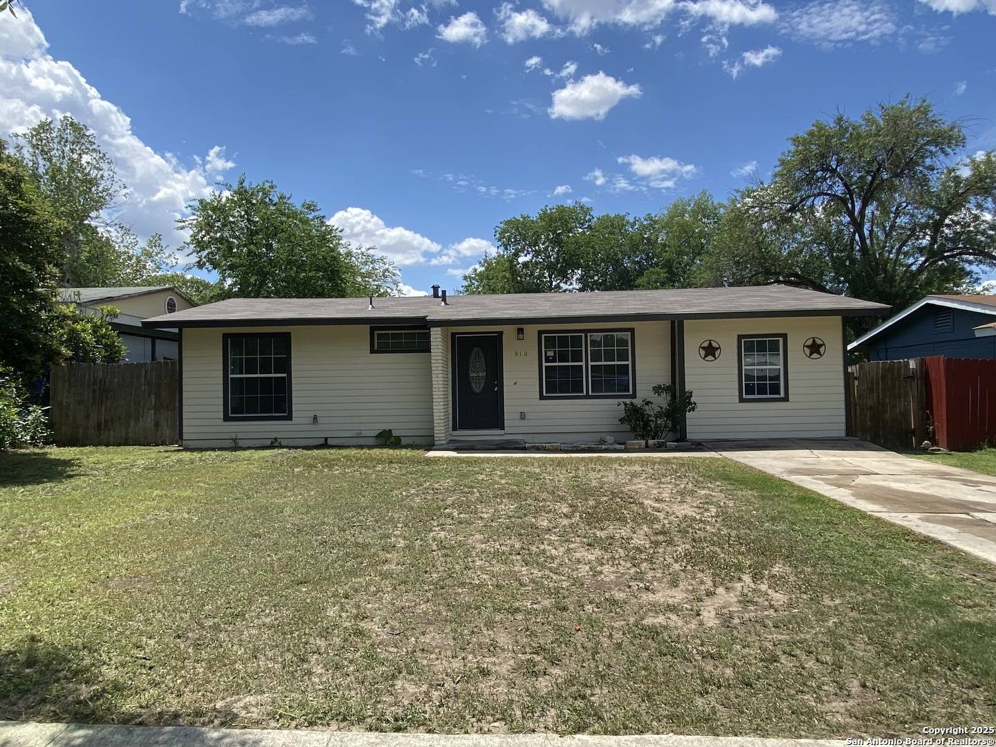 San Antonio, TX 78213-4647,810 WEIZMANN ST