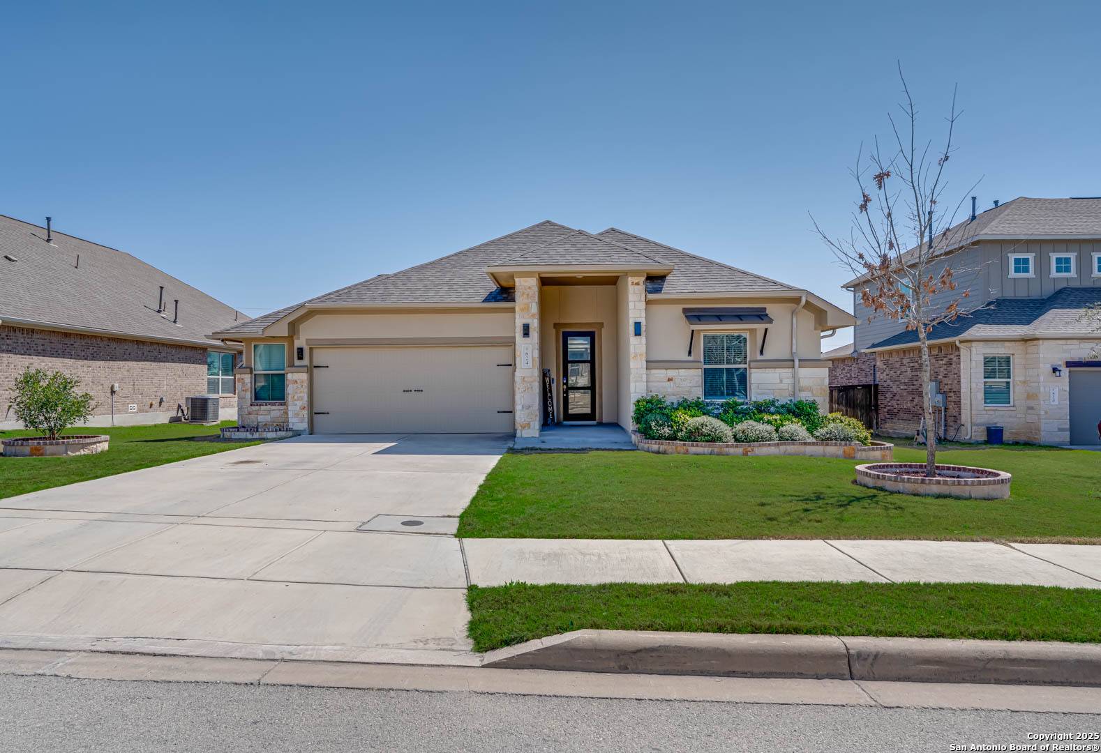 Cibolo, TX 78108,824 Silver Fox