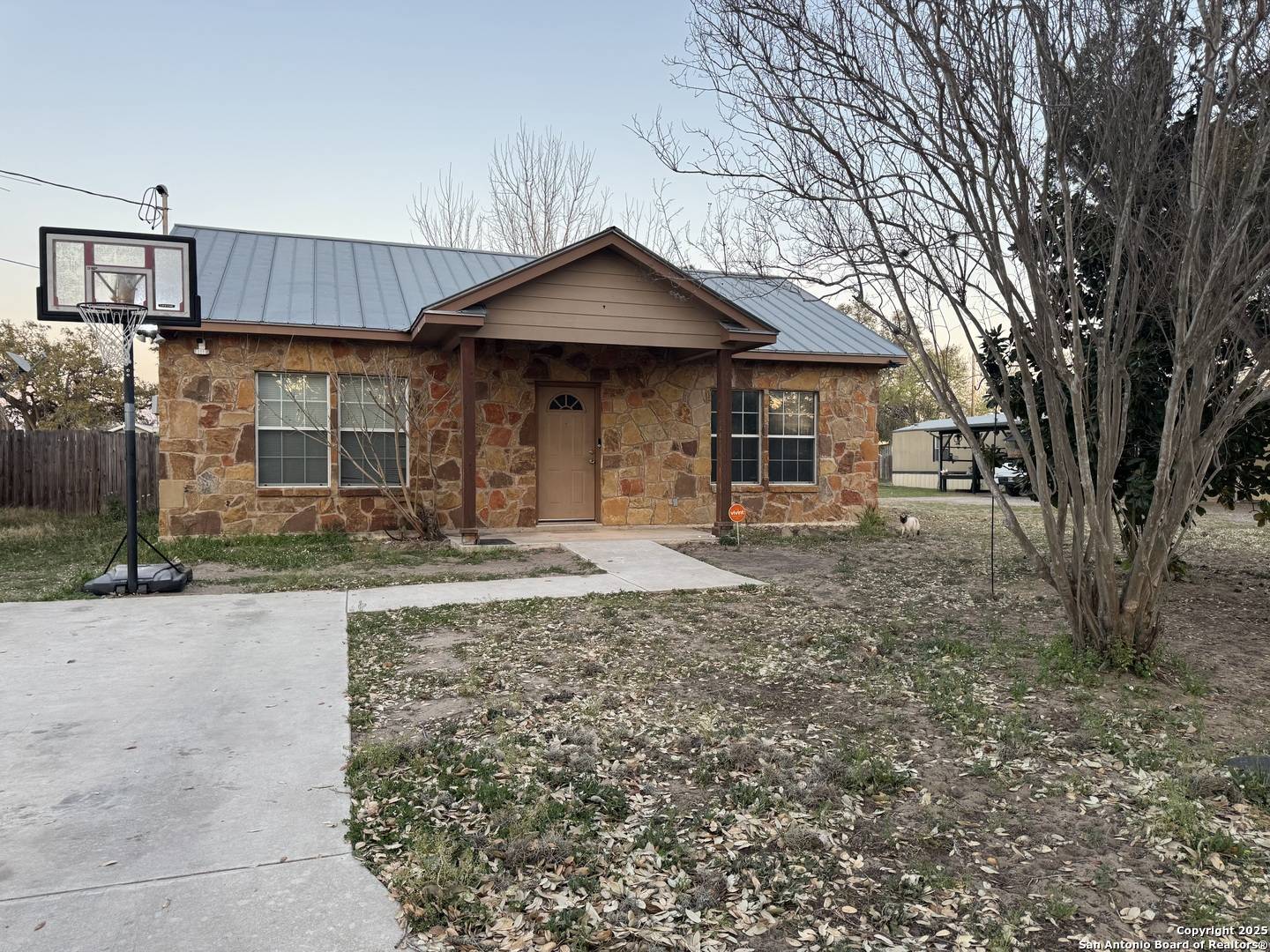 Pleasanton, TX 78064,414 Harl
