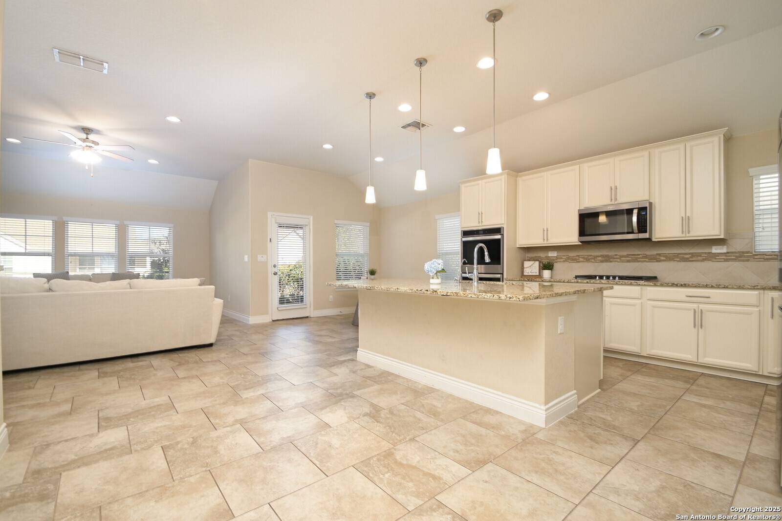 Schertz, TX 78154,9212 Canopy Bnd
