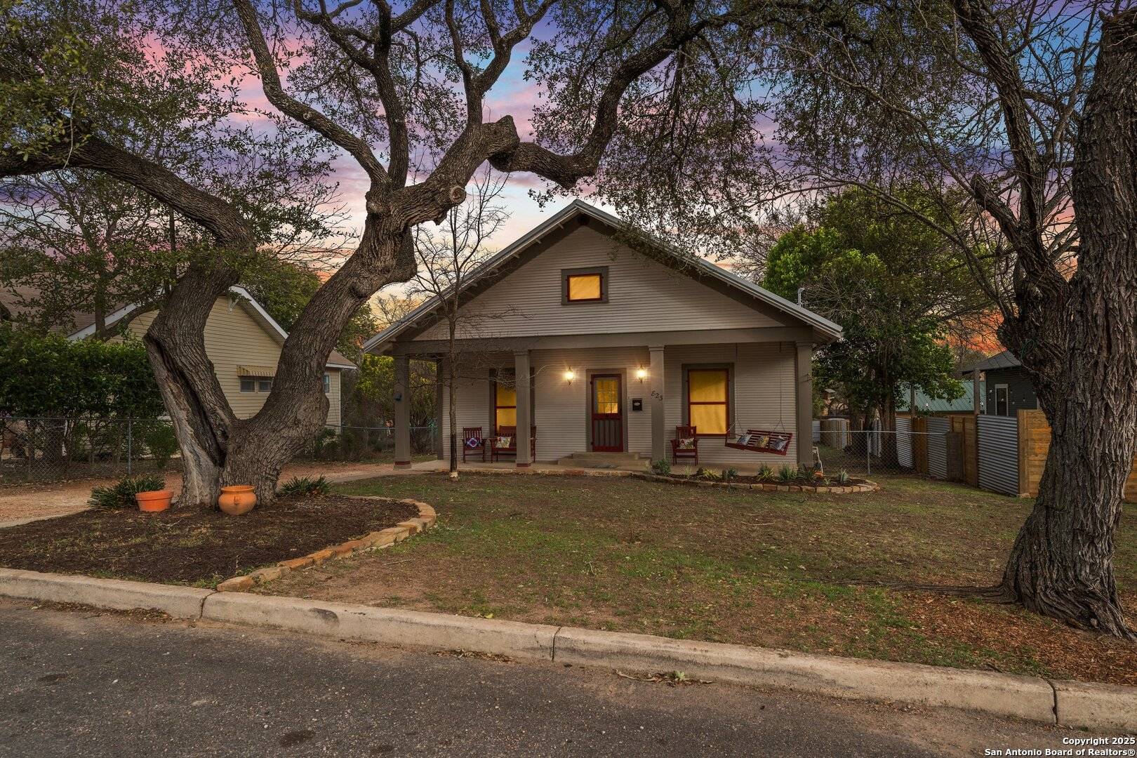 Kerrville, TX 78028,823 Robinson