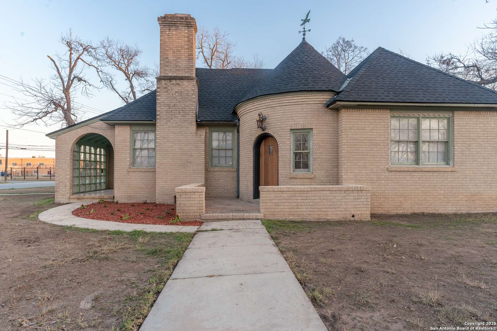 Uvalde, TX 78801,1015 High