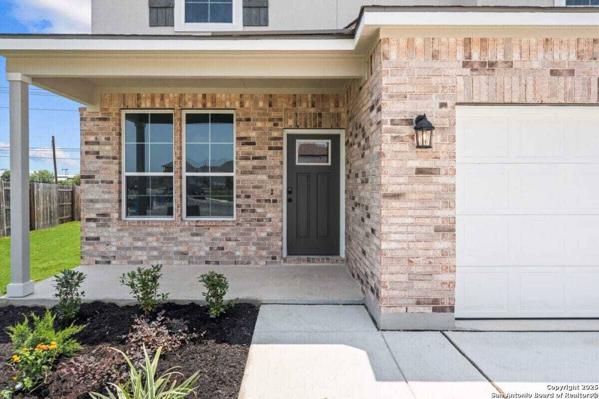 New Braunfels, TX 78130,1932 Split Rock Road