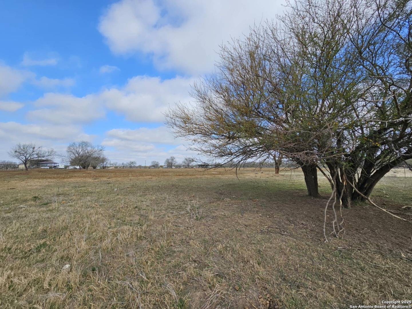 Elmendorf, TX 78112,7293 FM 327