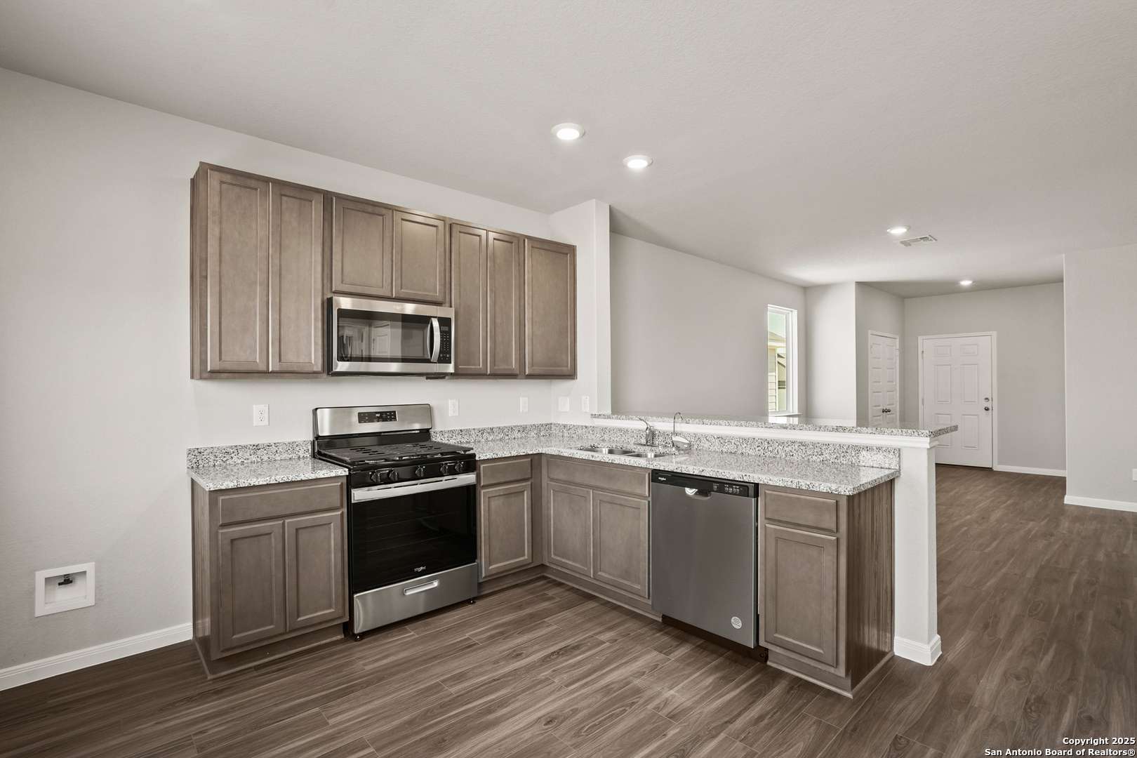 Elmendorf, TX 78112,8835 Black Oak Drive