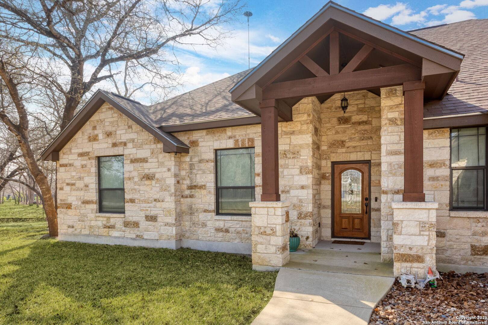 La Vernia, TX 78121,309 Hickory Trail