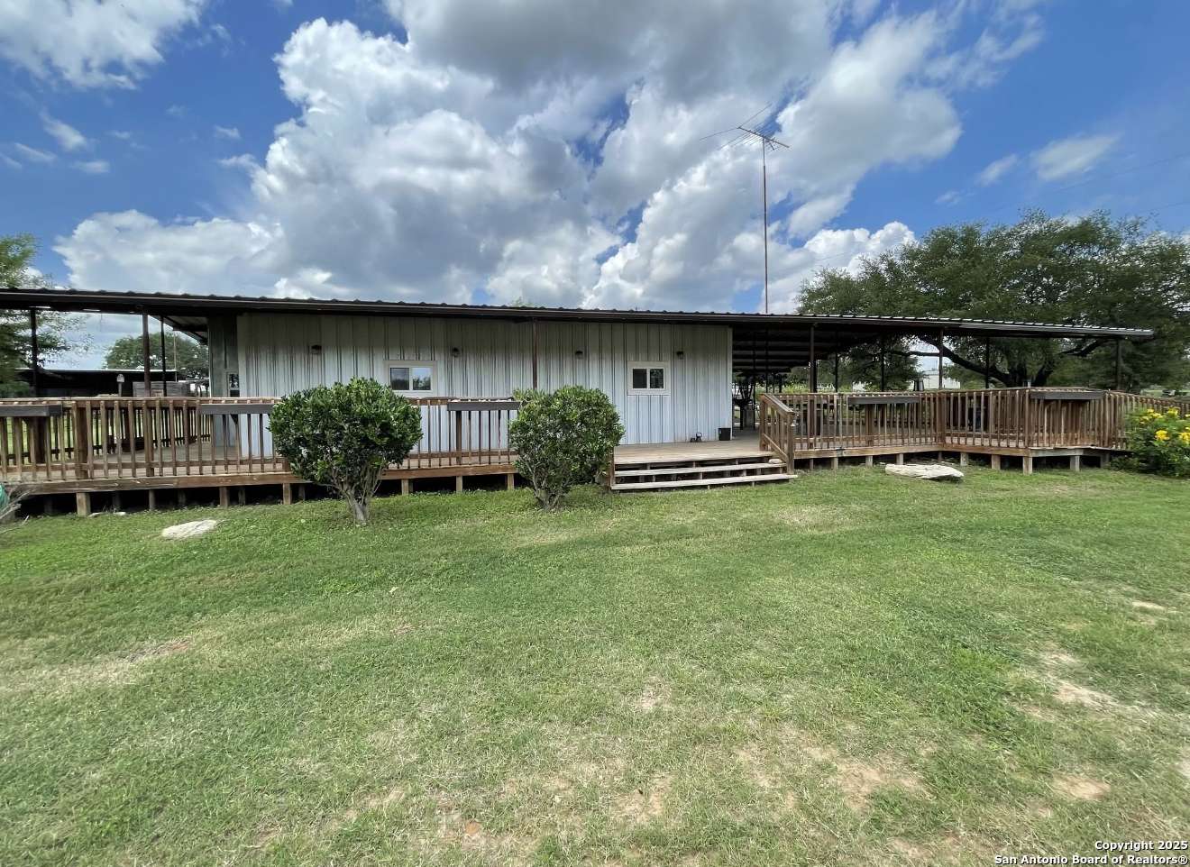 Yancey, TX 78886,10581 Fm 2200