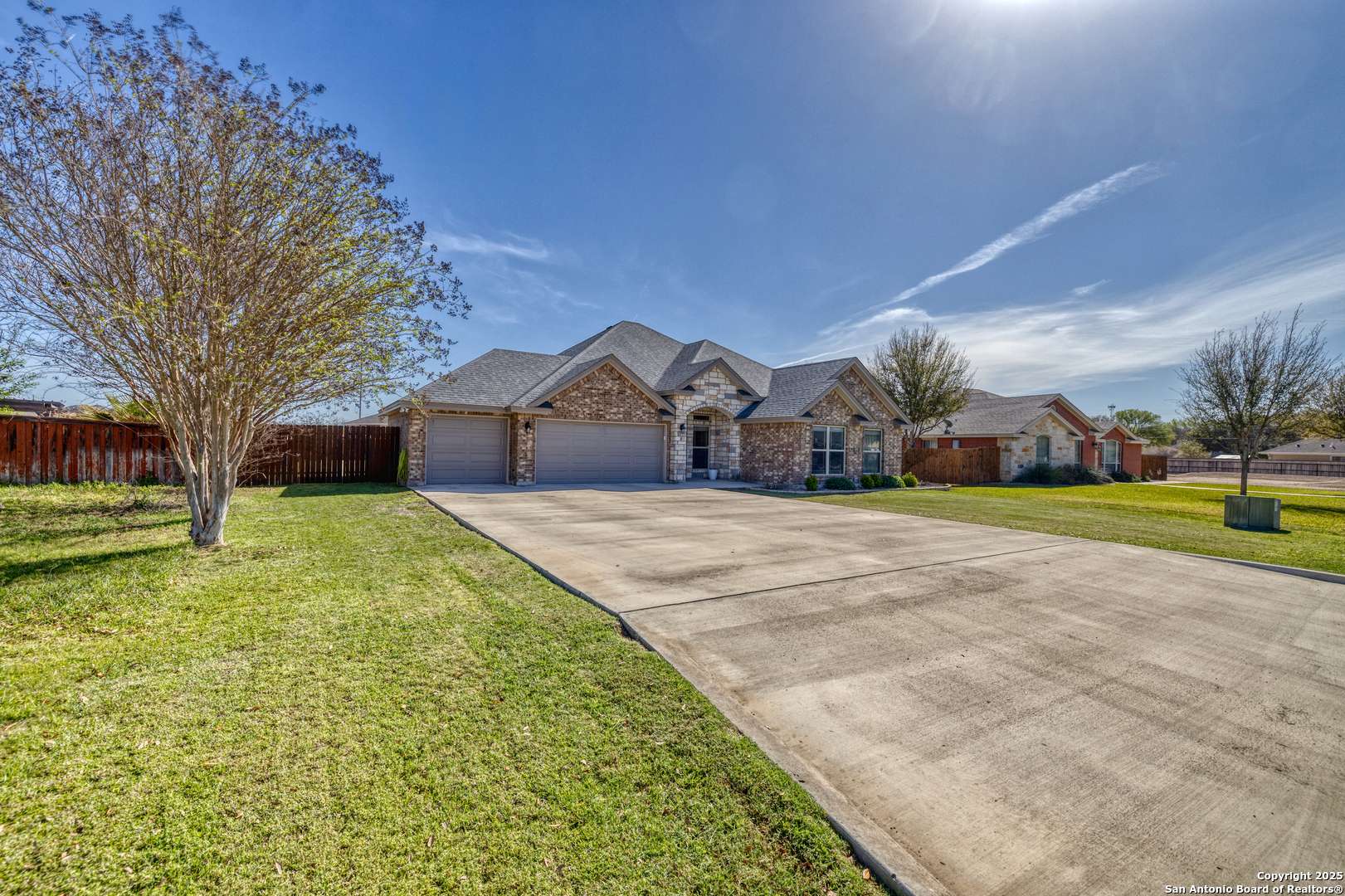 Uvalde, TX 78801,8 Victoria Place