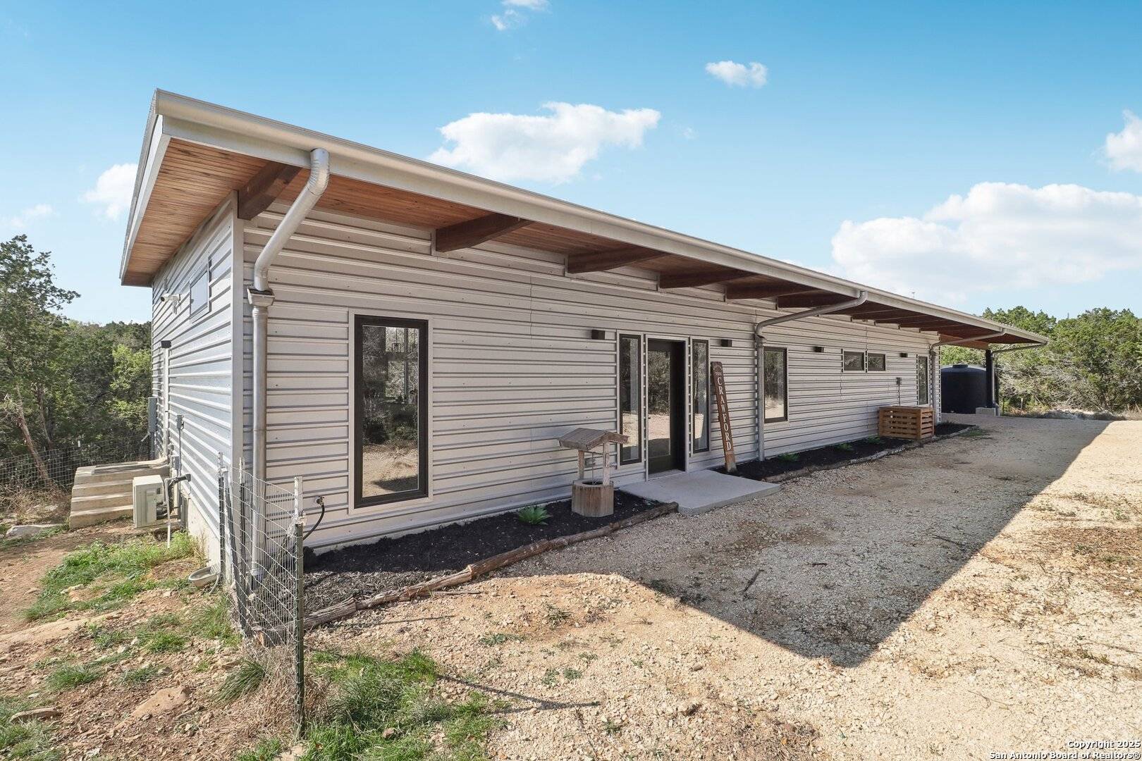 Mico, TX 78056,320 County Road 2722