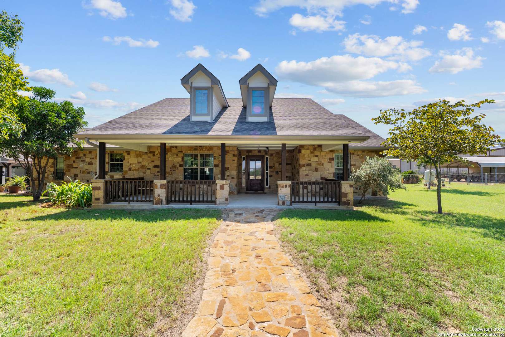 La Vernia, TX 78121,104 Woodcreek