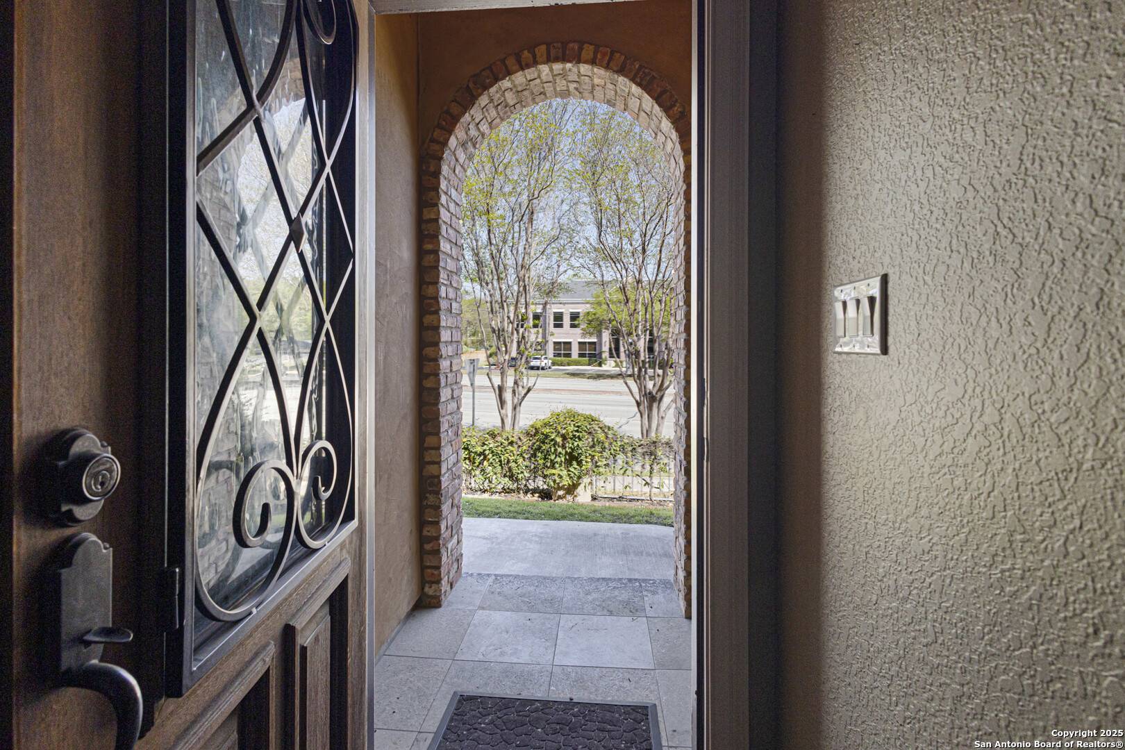 San Antonio, TX 78209,123 EATON UNIT 104