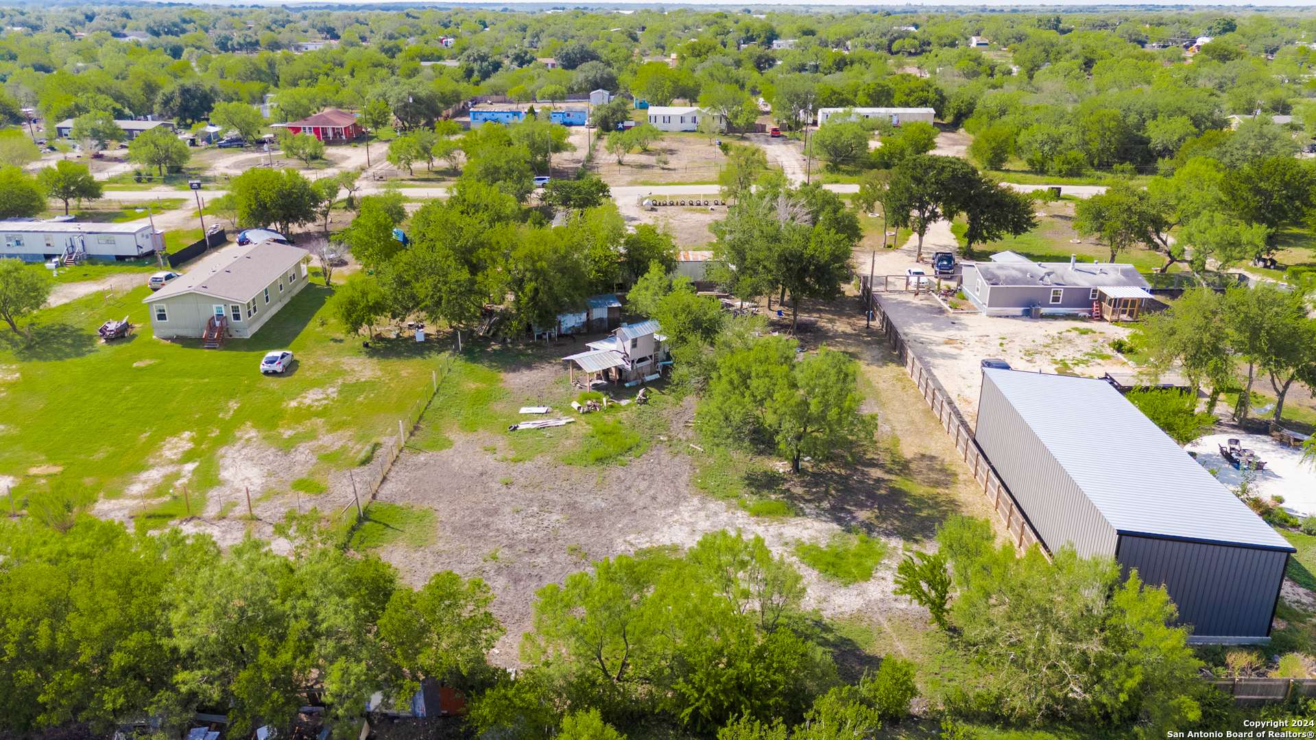 Hondo, TX 78861,289 County Road 4639