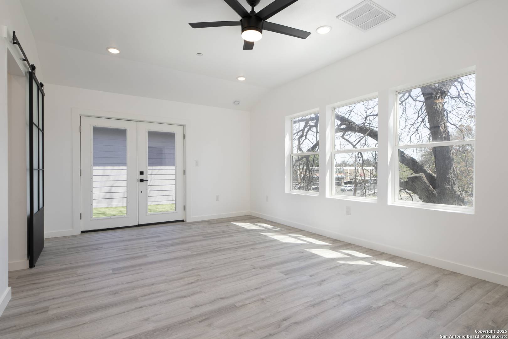 San Antonio, TX 78204,106 Bank UNIT 102