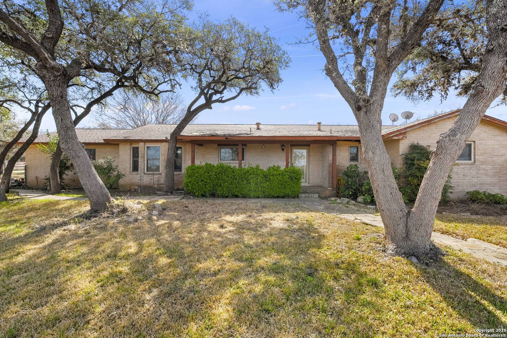 Pipe Creek, TX 78063,4521 FM 1283