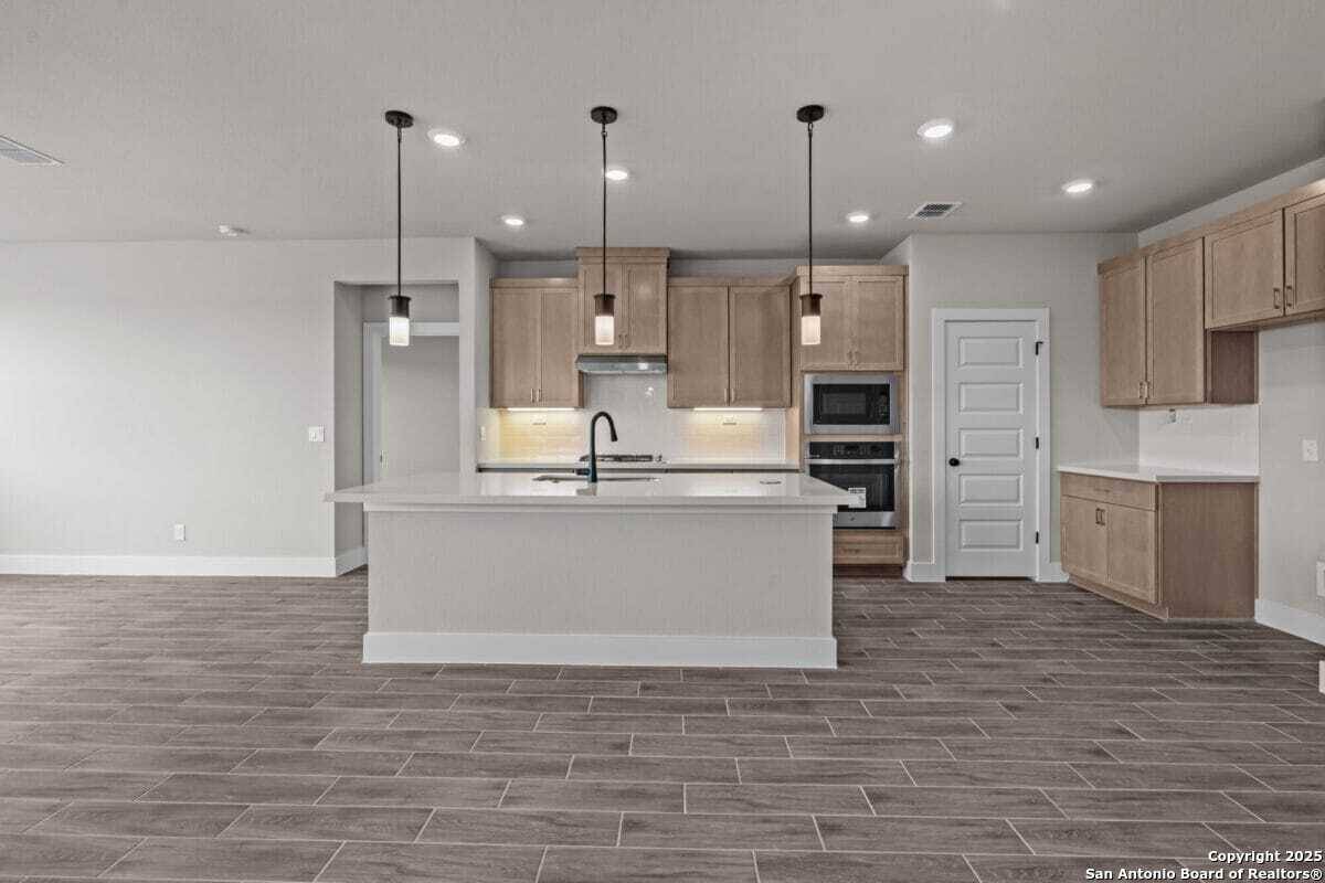 San Antonio, TX 78233,11123 Lowder lane