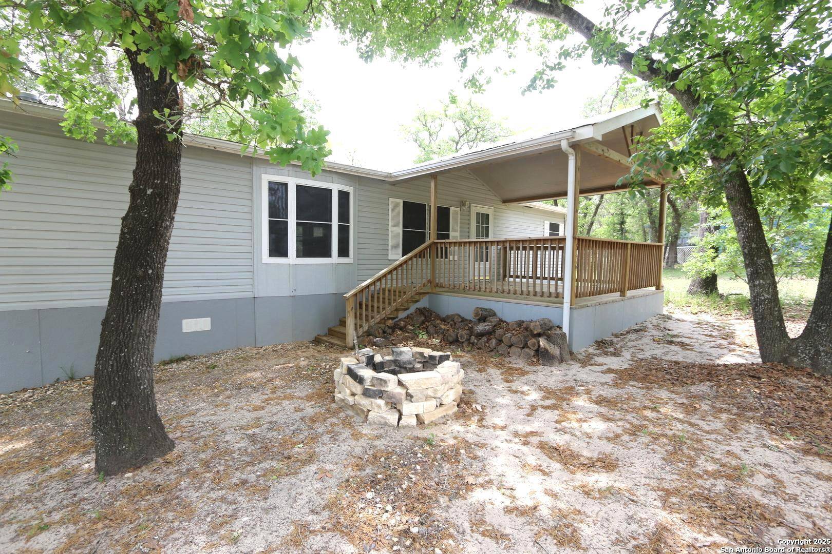 La Vernia, TX 78121-4516,60 POST OAK ROAD