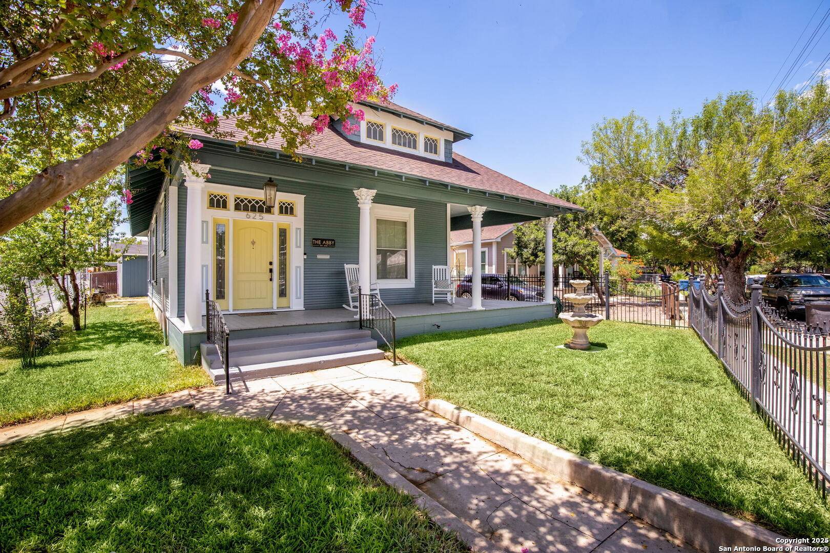 San Antonio, TX 78210,625 Hunstock