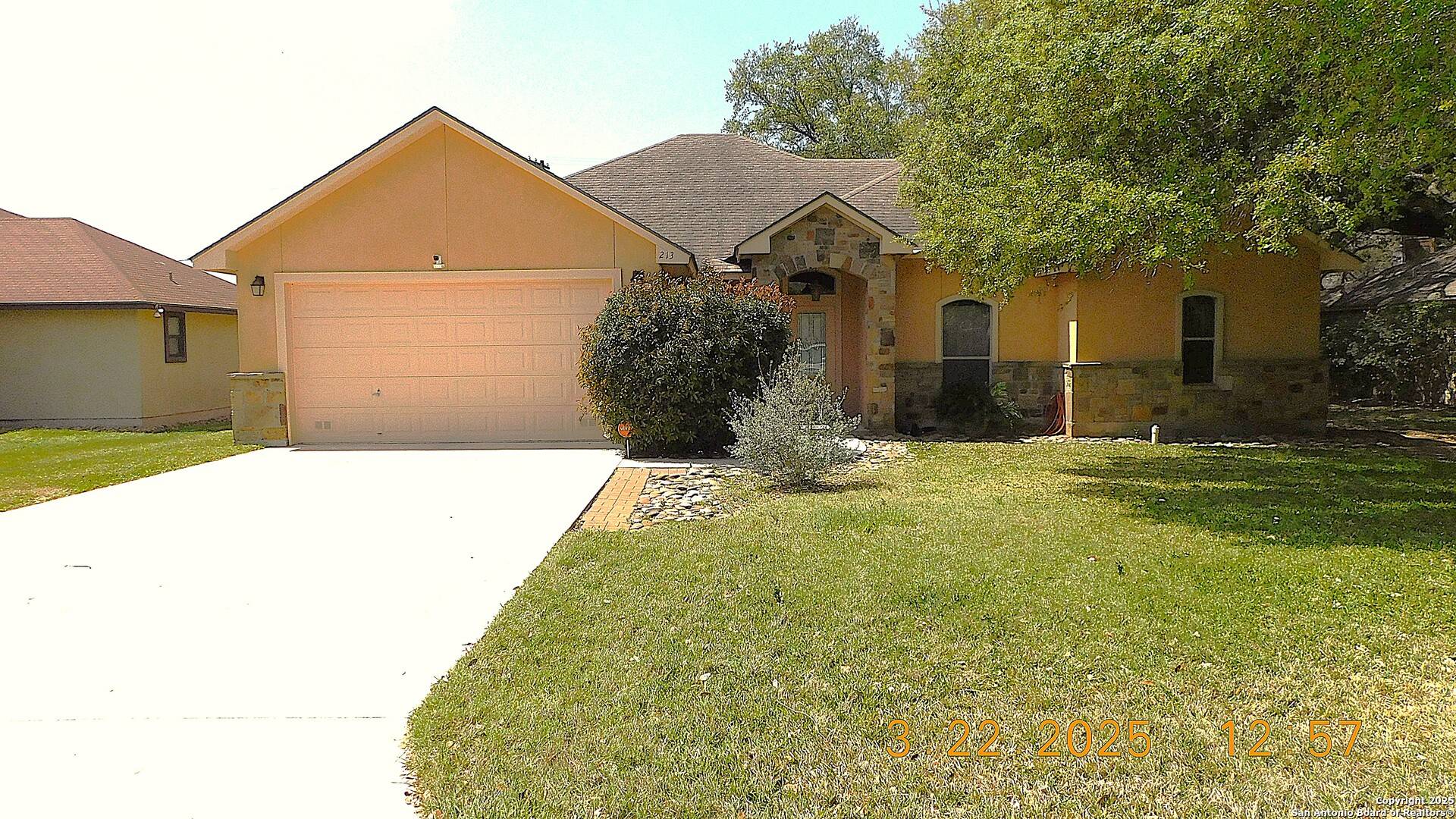 Pleasanton, TX 78064,213 Yorktown