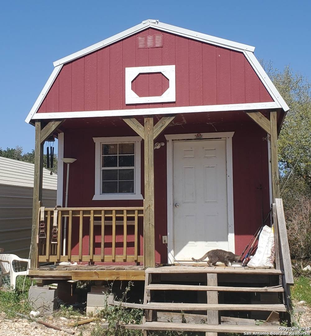 Hondo, TX 78861,388 CR 243