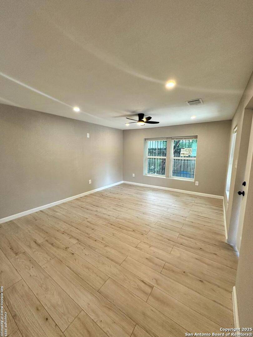 San Antonio, TX 78237,902 san eduardo