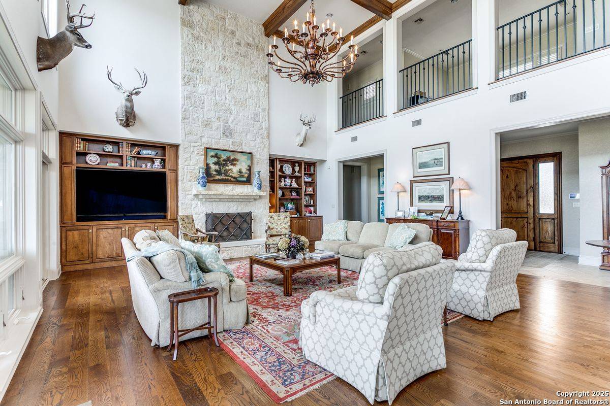 San Antonio, TX 78209,7 Oxford Hall
