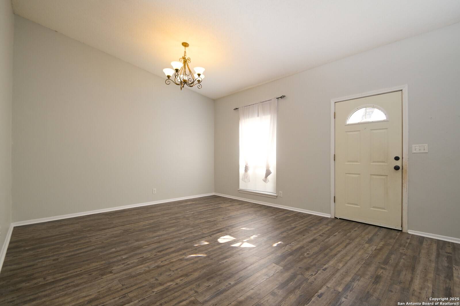 San Antonio, TX 78233,12815 El Sendero