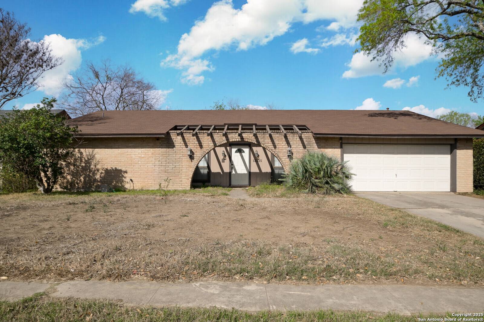 San Antonio, TX 78233,12815 El Sendero