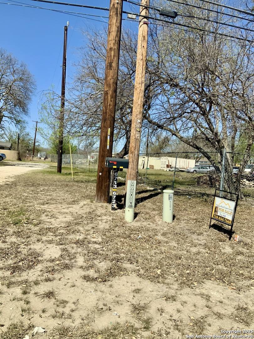 San Antonio, TX 78227,6723 Commerce