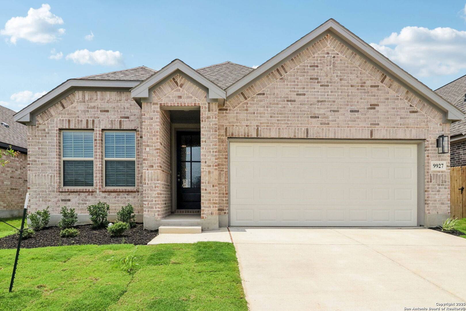 San Antonio, TX 78254,9927 Medicine Hat