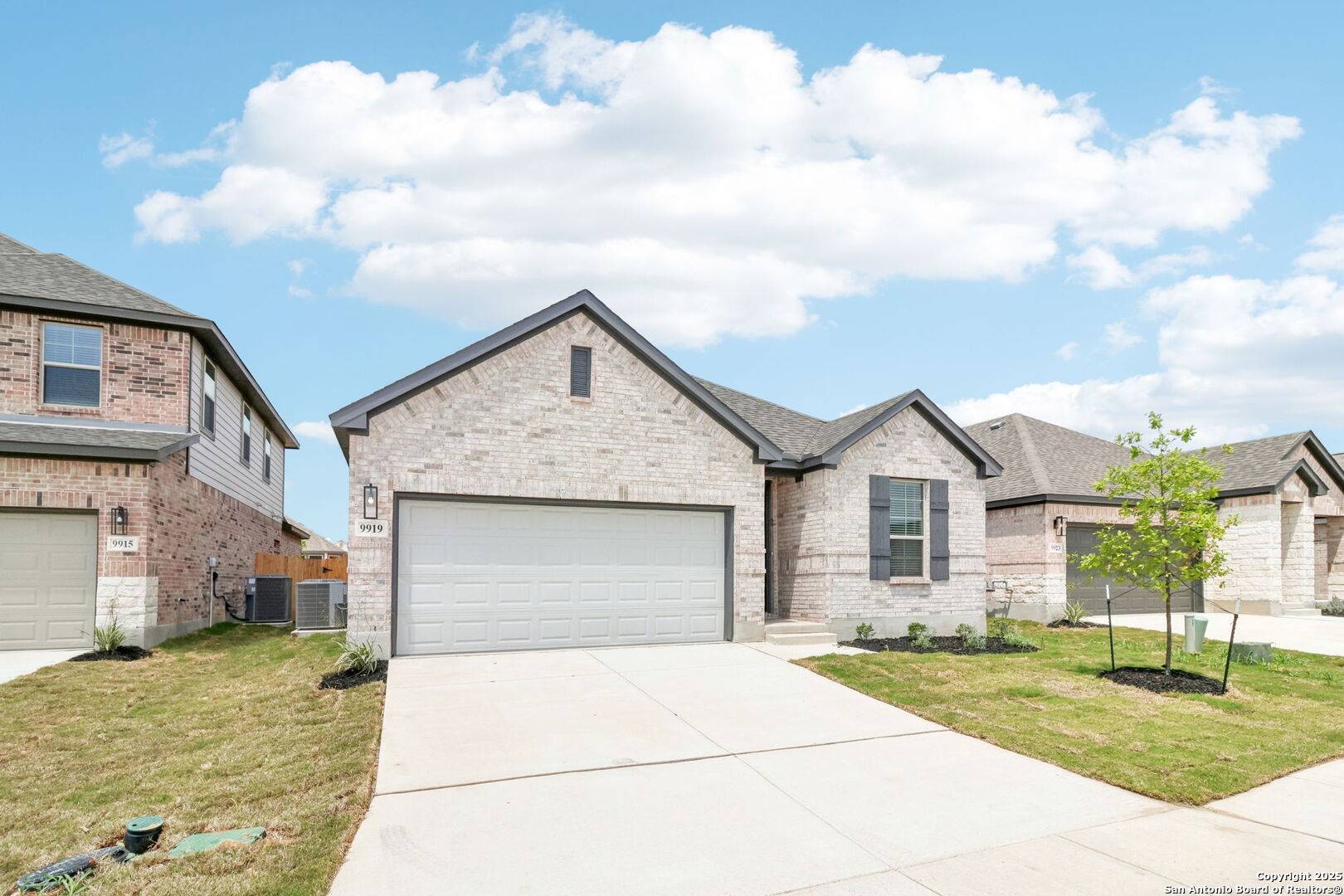 San Antonio, TX 78254,9919 Medicine Hat
