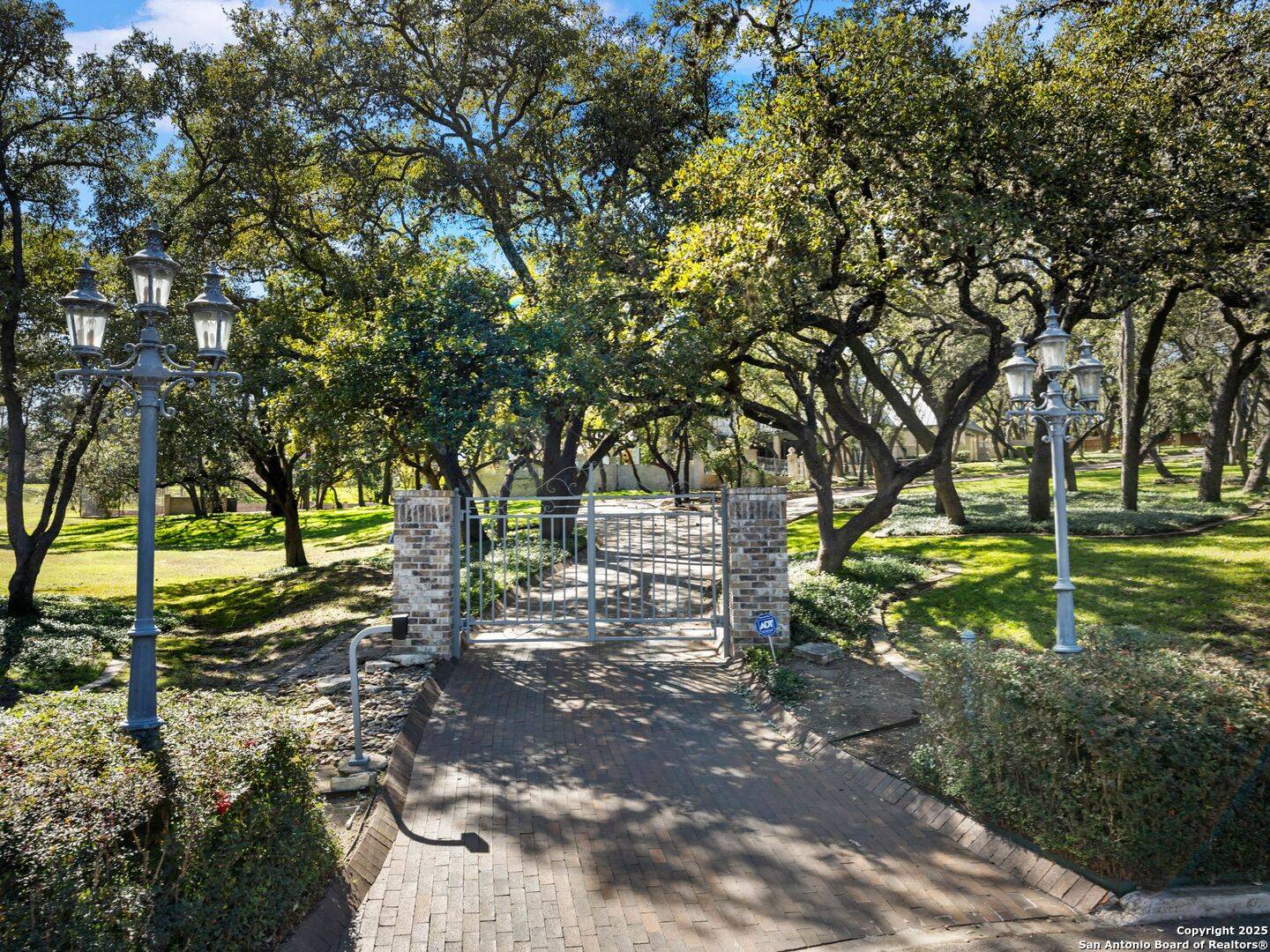 San Antonio, TX 78230,7 Lazy Hollow