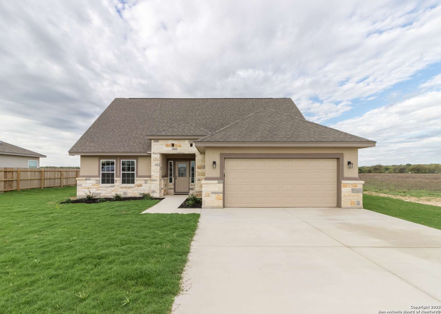 La Vernia, TX 78121,217 Colonial Ln